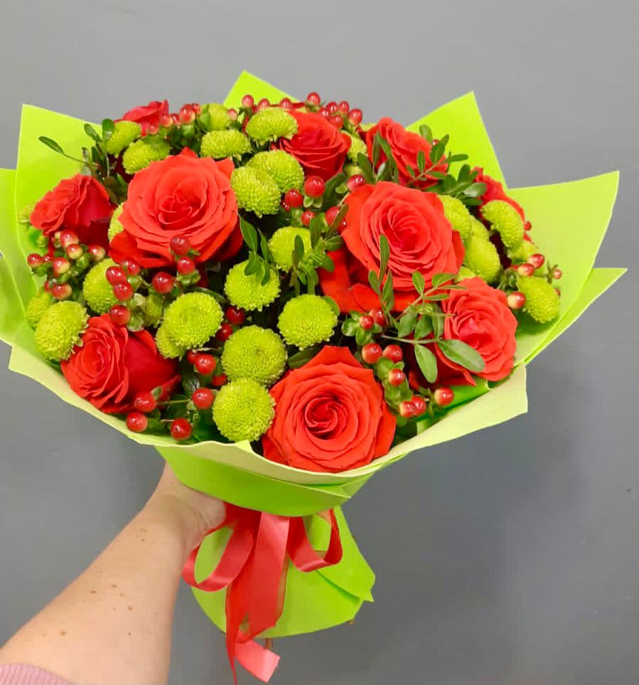 Букет цветов из: Хризантемы и Розы в Сергеевке