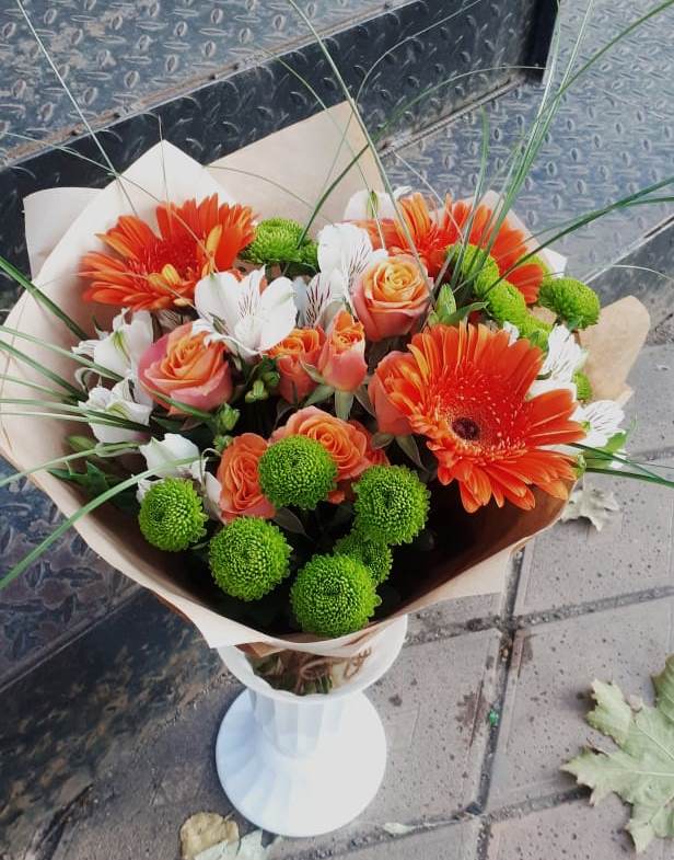 Букет цветов из: Герберы, Хризантемы, Альстромерии и Розы в Сергеевке