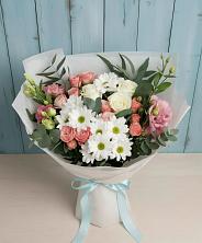 Букет цветов из:  Розы, Лизиантусы и Хризантемы в Сергеевке