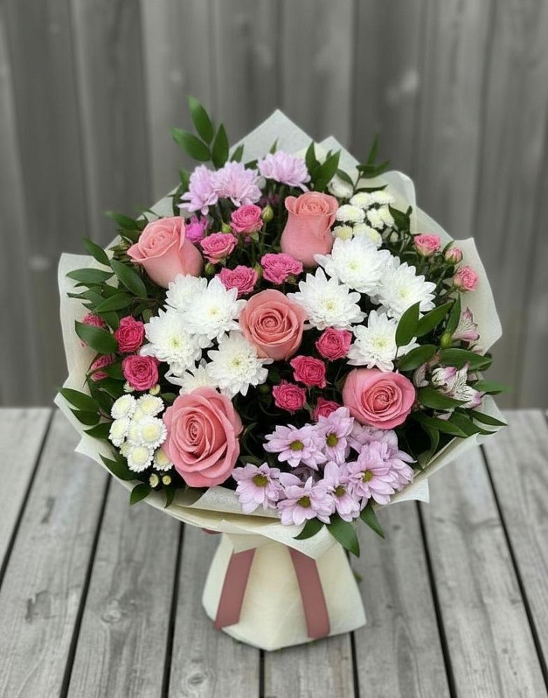 Букет цветов из: Альстромерии, Гвоздики, Розы и Хризантемы в Сергеевке