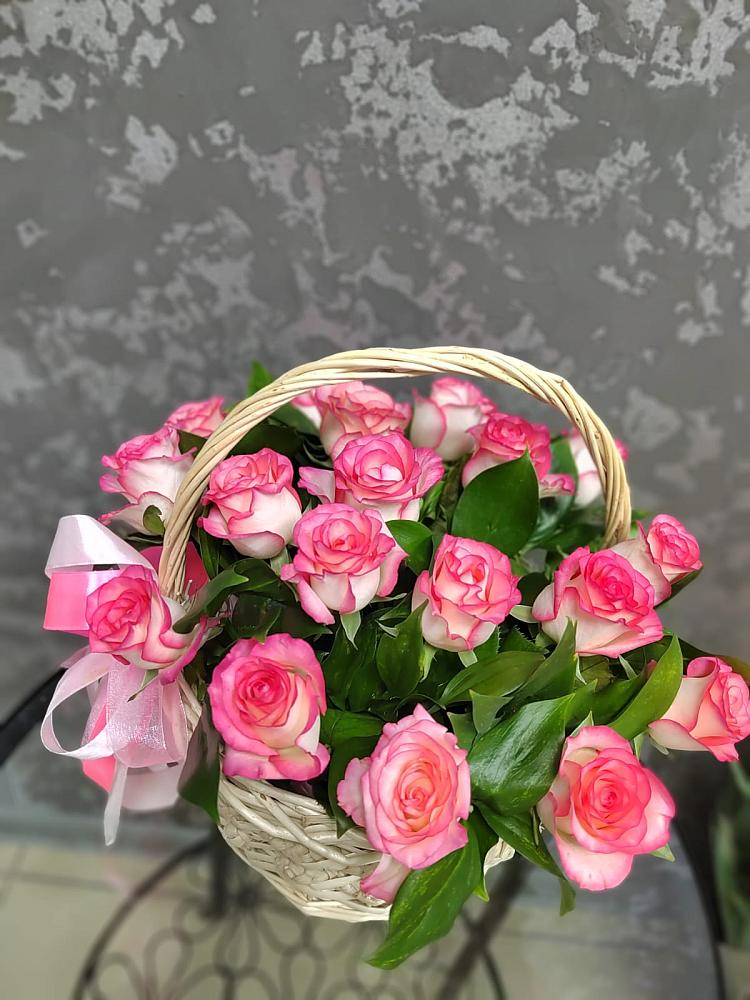 Цветочная композиция из Розы в корзине в Сергеевке