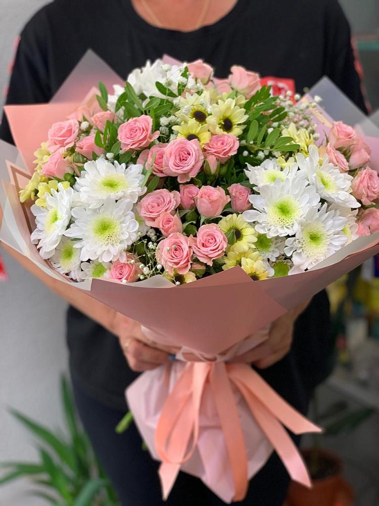 Букет цветов из: Розы и Хризантемы в Сергеевке