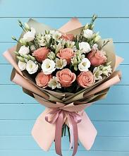 Букет цветов из:  Розы, Альстромерии и Лизиантусы в Сергеевке