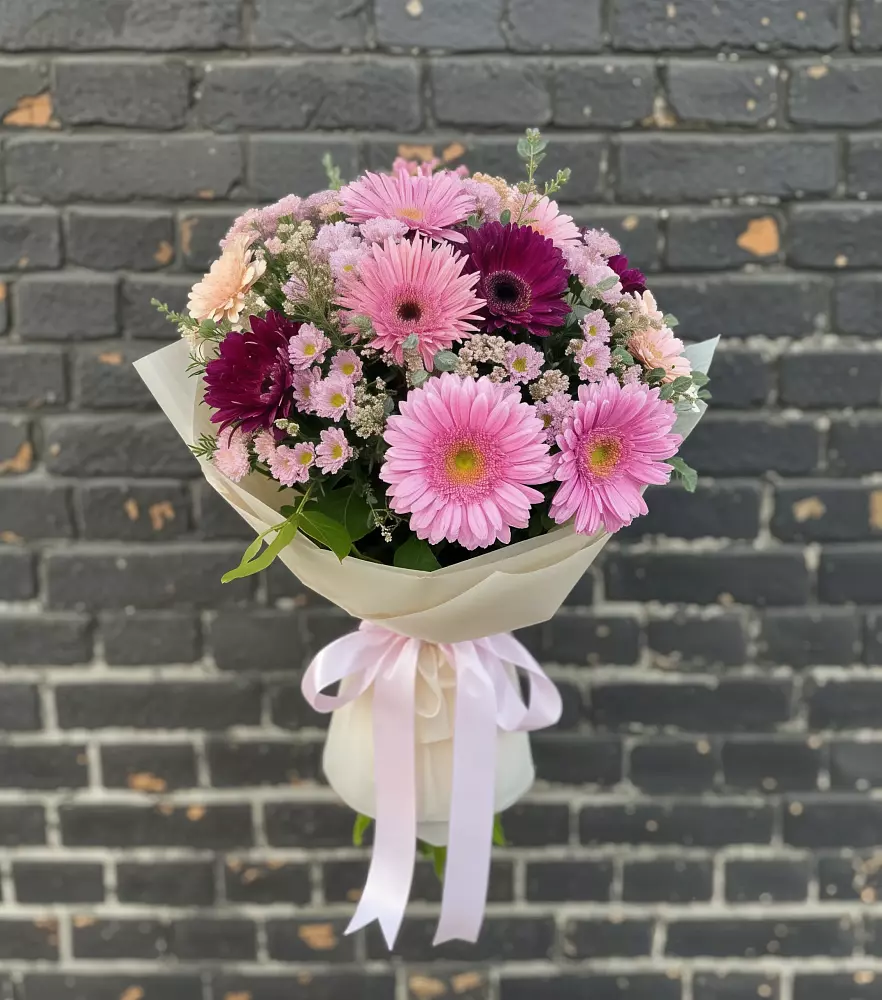 Букет цветов из: Герберы и Хризантемы в Сергеевке