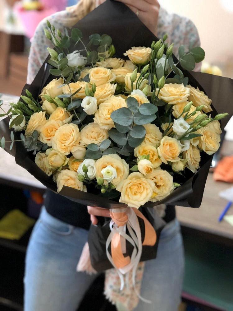 Букет цветов из: Розы и Лизиантусы в Сергеевке