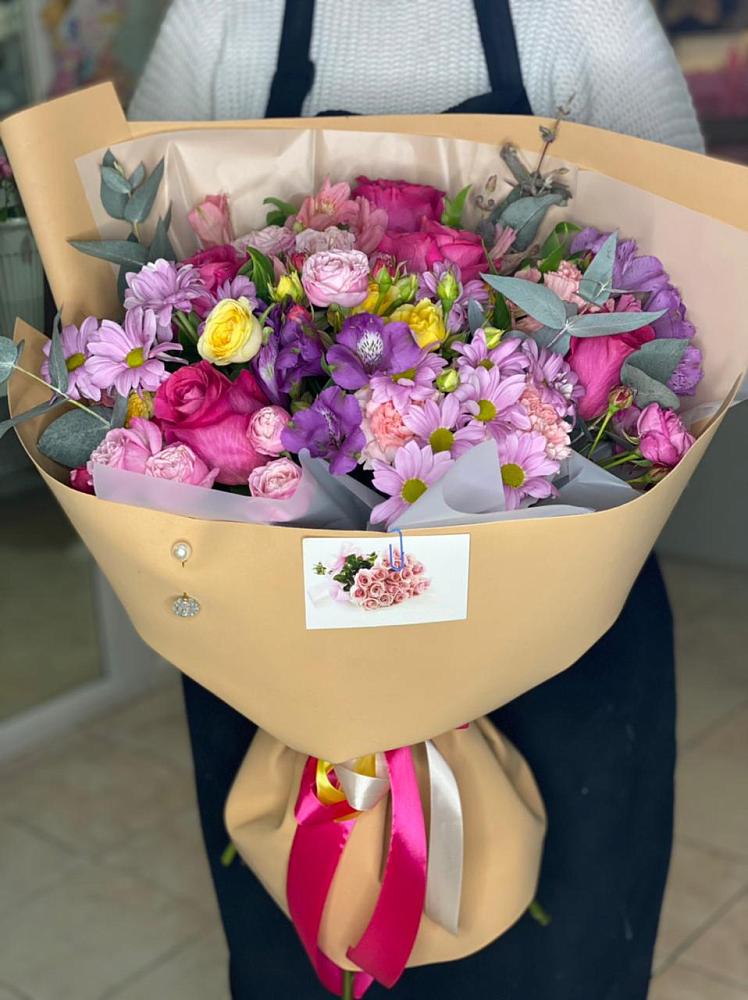 Букет цветов из: Хризантемы, Гвоздики и Альстромерии в Сергеевке