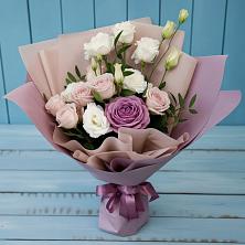 Букет цветов из:  Розы и Лизиантусы в Сергеевке