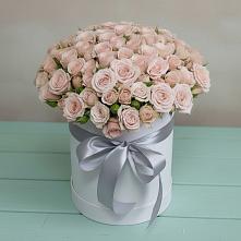 Цветочная композиция из Розы в шляпной коробке в Сергеевке