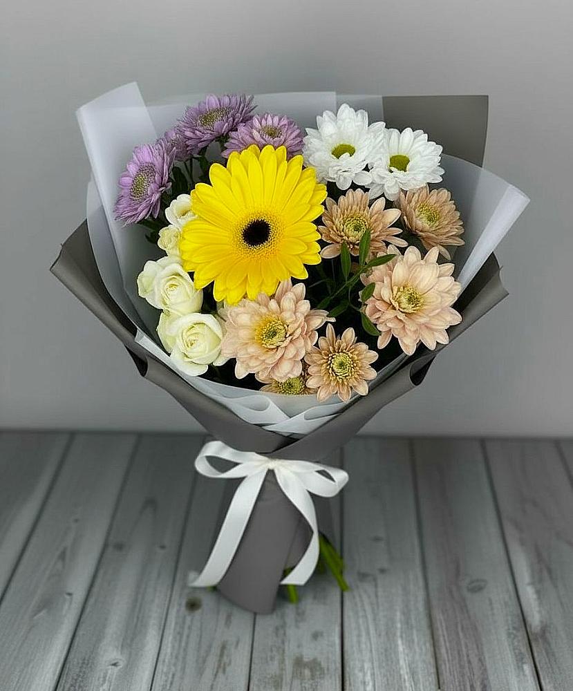Букет цветов из: Розы, Герберы и Хризантемы в Сергеевке
