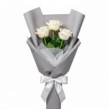 Букет 3 белые розы в Сергеевке