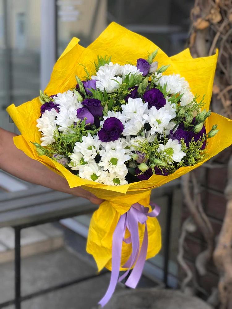 Букет цветов из: Ирисы, Хризантемы и Ромашки в Сергеевке