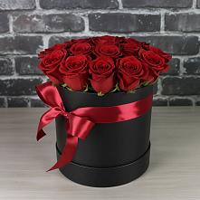 Цветочная композиция из Розы в шляпной коробке в Сергеевке