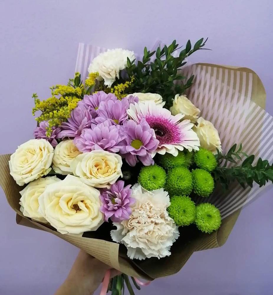 Букет цветов из: Хризантемы, Розы, Гвоздики и Герберы в Сергеевке