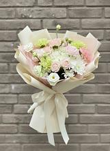 Букет цветов из:  Гвоздики, Розы, Лизиантусы и Хризантемы в Сергеевке