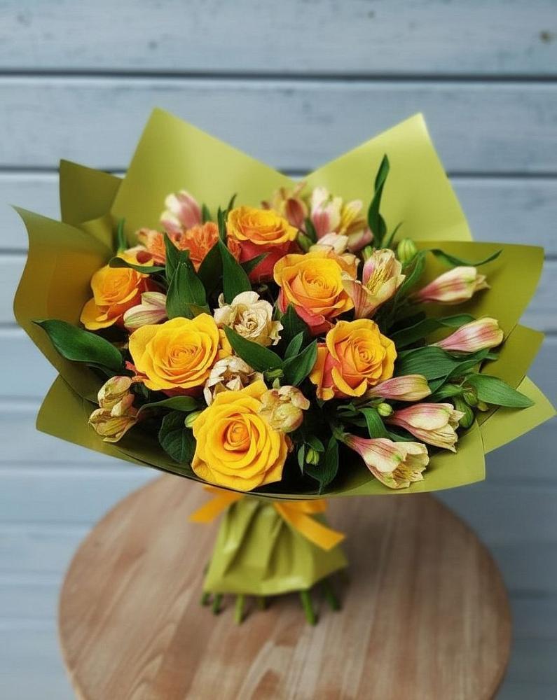 Букет цветов из: Альстромерии и Розы в Сергеевке