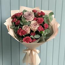 Букет цветов из:  Гвоздики и Розы в Сергеевке
