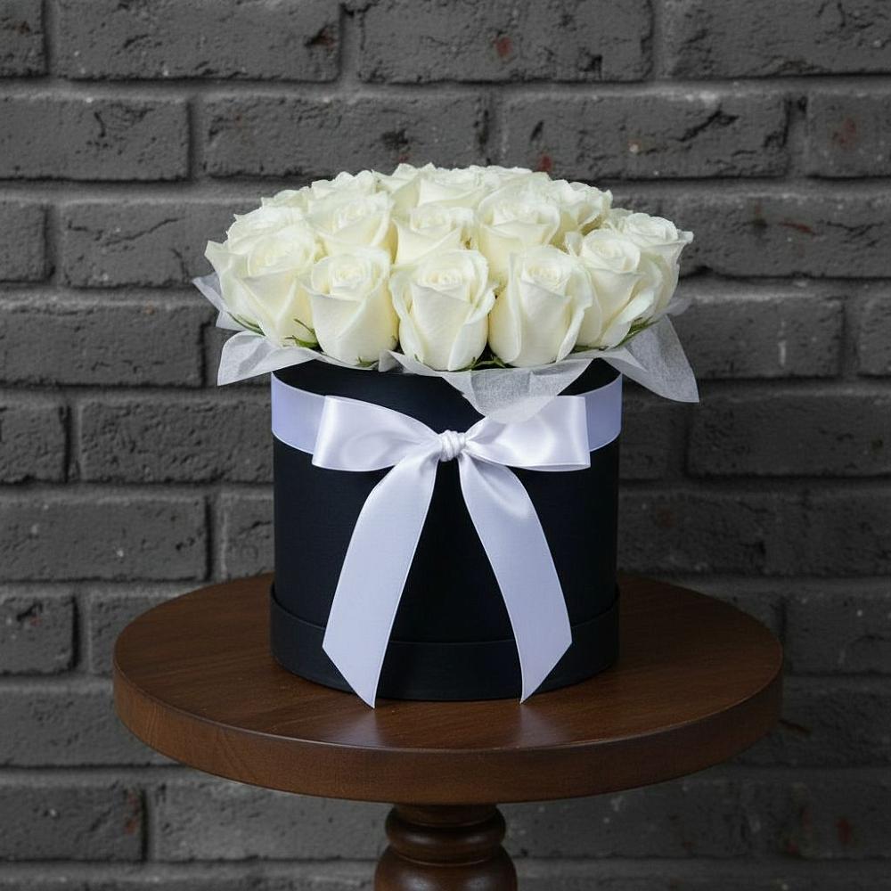 Цветочная композиция из Розы в шляпной коробке в Сергеевке