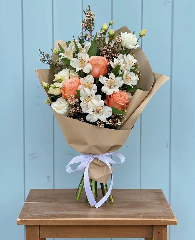 Букет цветов из: Альстромерии, Лизиантусы, Розы и Хризантемы в Сергеевке