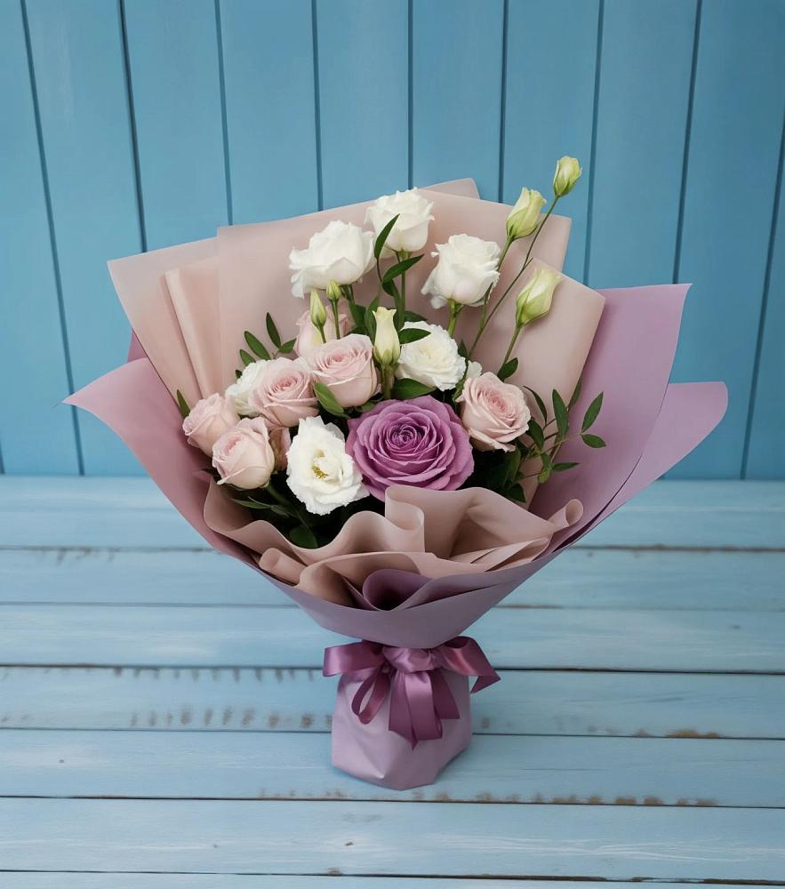 Букет цветов из: Розы и Лизиантусы в Сергеевке